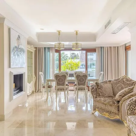 Golden Mile Apartamento *